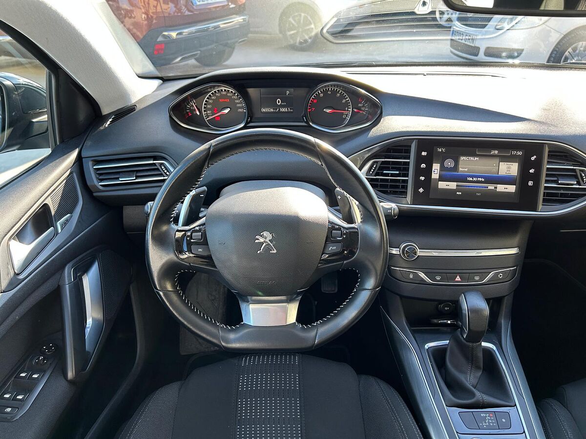 PEUGEOT 308 ALLURE 1.2 E-THP AUTO SPANISH LHD IN SPAIN 40000 MILES SUPERB 2017